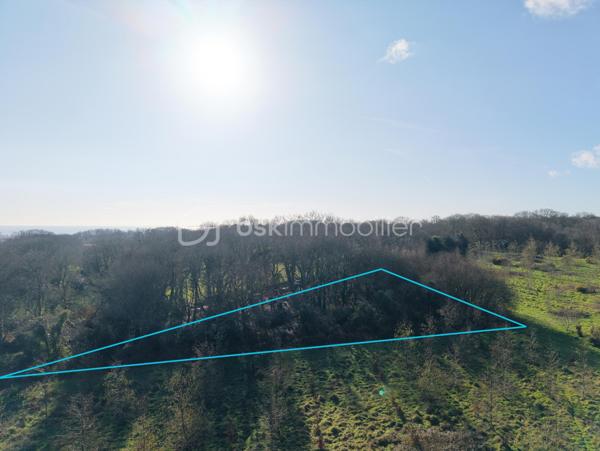 Terrain de 2 380 m²