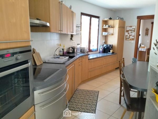 Villas 136 m² à Le Cannet-des-Maures 83340