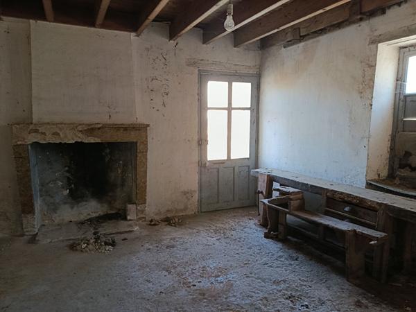 Ancienne ferme à rénover sur la commune Vix (85)