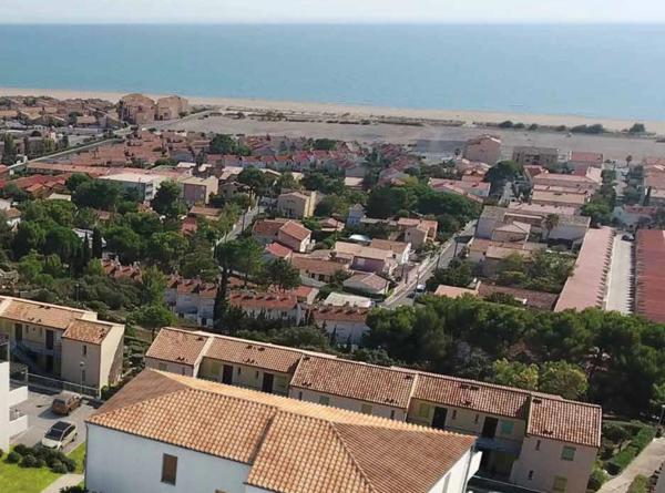 appartement à vendre 3 pièces St Pierre La Mer (11) T3 62,15m2 terrasse 11,44 en R+2 1 garage 1 place parking