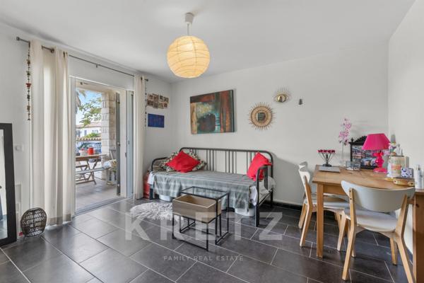 Villa bord de mer et vue mer