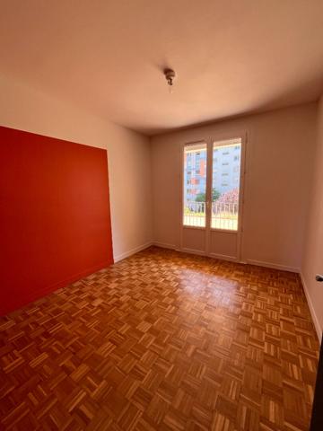 A LOUER - Appartement POUR UNE COLCOATION PARC BALZAC