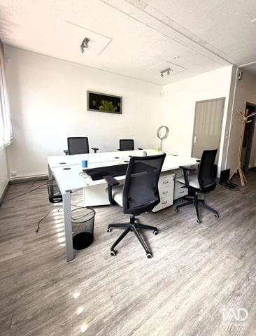 Location bureaux 80 m² La Celle-Saint-Cloud