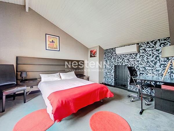 SOUS COMPROMIS - CUGNAUX - Villa d'architecte de 7 pièces avec Piscine, pool house et 2 grands garages