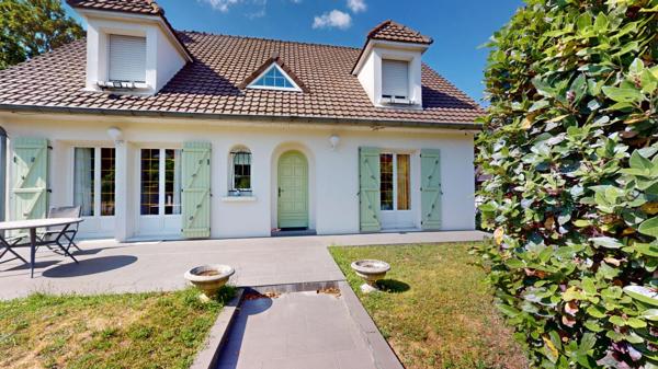 Maison familiale de standing au calme absolu  595 000