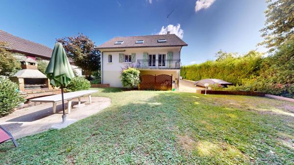 Maison familiale de standing au calme absolu  595 000