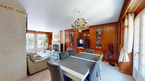 Maison familiale de standing au calme absolu  595 000