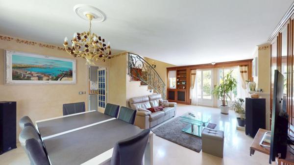 Maison familiale de standing au calme absolu  595 000