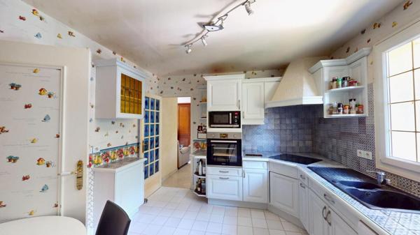 Maison familiale de standing au calme absolu  595 000