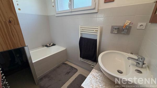 SAINT-PIERRE-QUIBERON - Maison de 105 m² à vendre au coeur d'un village proche de la Côte Sauvage