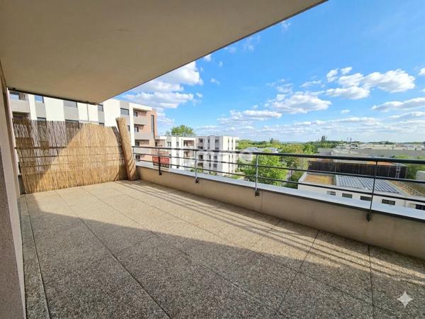Très charmant T3 de 69m² en attique + parking privatif - DPE C