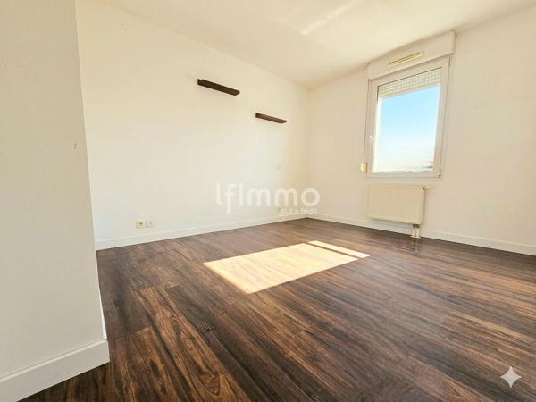 Très charmant T3 de 69m² en attique + parking privatif - DPE C