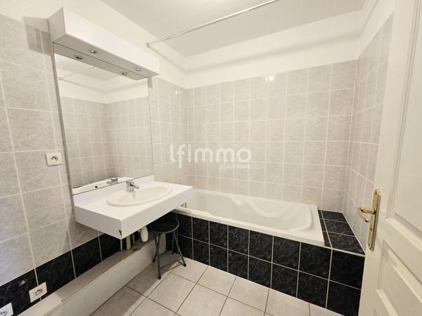 Très charmant T3 de 69m² en attique + parking privatif - DPE C