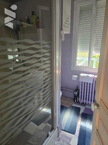 Maison élevée sur sous sol de 104 m² habitable, sur une parcelle de 441 m².