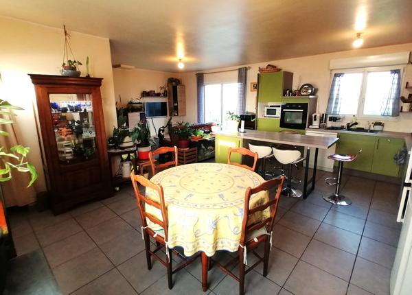 A LA CAMPAGNE, A 25 MINUTES DE POITIERS