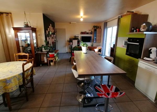 A LA CAMPAGNE, A 25 MINUTES DE POITIERS