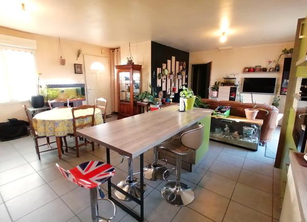 A LA CAMPAGNE, A 25 MINUTES DE POITIERS