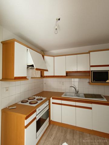 POITIERS entre centre ville et campus, dans une résidence récente T2 de 47.37 m² avec garage fermé.