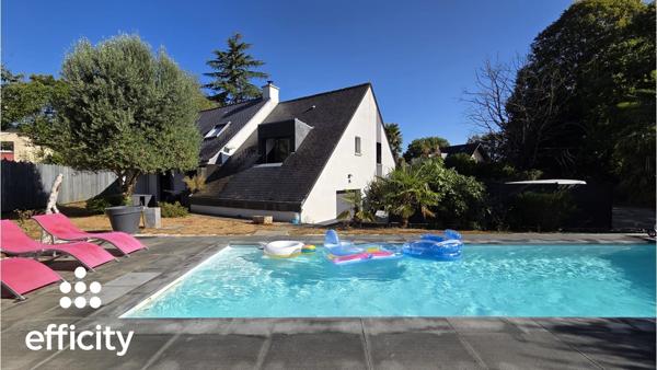 Maison
         6 pièces
        - 112 m² Exclusivité 465 025 € *