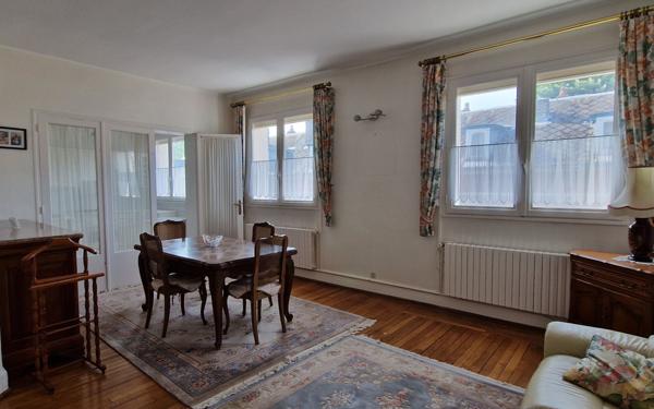 Maison à vendre    6 pièces • 218 m2 Saint-Quentin