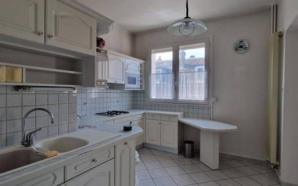 Maison à vendre    6 pièces • 218 m2 Saint-Quentin