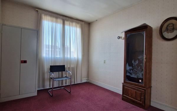 Maison à vendre    6 pièces • 218 m2 Saint-Quentin