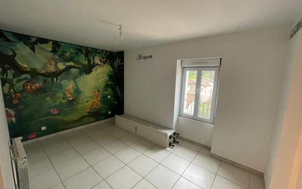 Appartement à louer    3 pièces •  Le Martinet