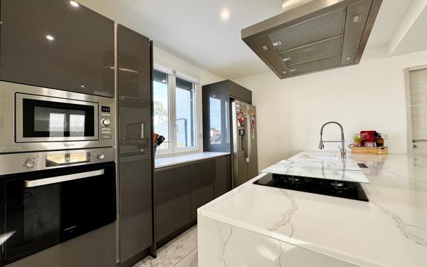 Maison à vendre    5 pièces •  Marignane