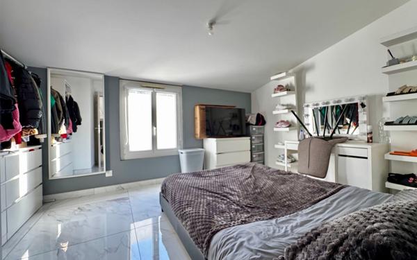 Maison à vendre    5 pièces •  Marignane