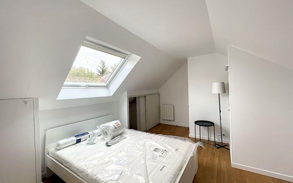 Appartement à louer    1 pièce •  Guyancourt