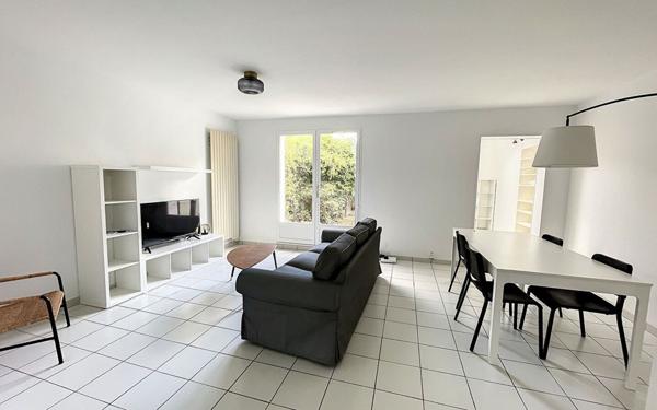 Appartement à louer    1 pièce •  Guyancourt