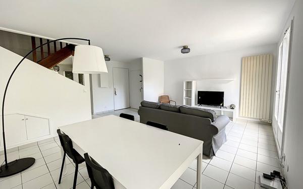 Appartement à louer    1 pièce •  Guyancourt