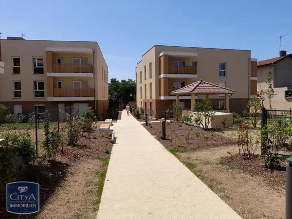 Appartement à louer 3 pièces 61.57m² Pierre-Bénite (69310)