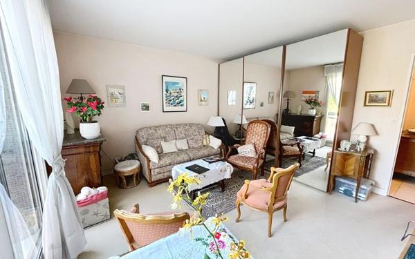 Appartement à vendre    2 pièces •  Paris 14