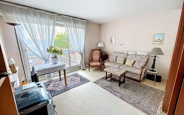 Appartement à vendre    2 pièces •  Paris 14