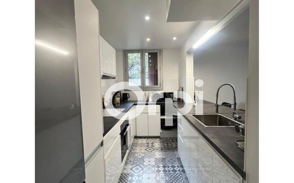 Appartement à vendre    4 pièces • 96,39 m2 Paris 19