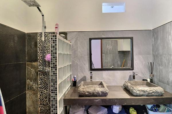 Maison 4 pièces à Saint-Martin  135 m² avec piscine privée