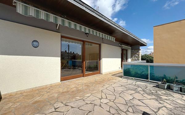 Maison à vendre    6 pièces • 212 m2 Clermont-Ferrand