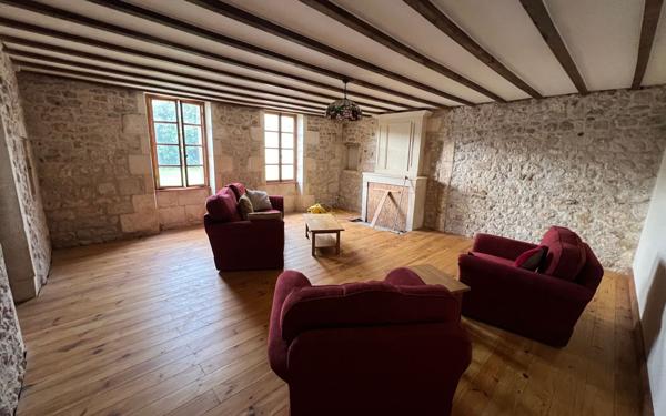 Maison à vendre    5 pièces •  Champagnolles