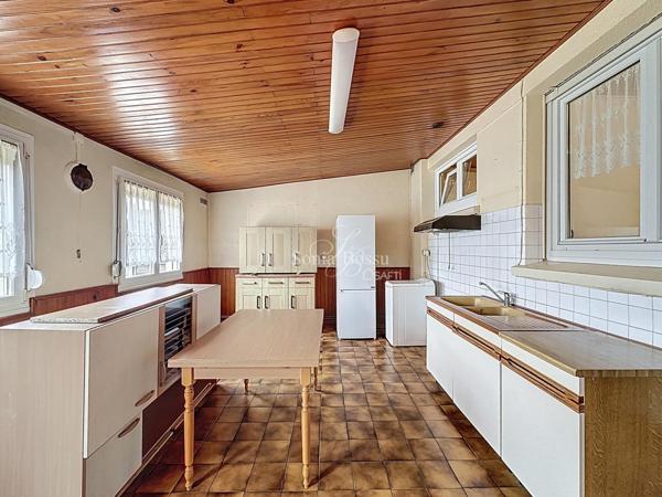 MAISON DE RESIDENCE SEMI MITOYENNE 3 CHAMBRES SOUS SOL + GARAGE