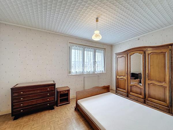 MAISON DE RESIDENCE SEMI MITOYENNE 3 CHAMBRES SOUS SOL + GARAGE