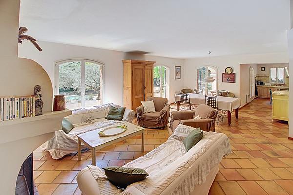 A VENDRE EN EXCLUSIVITÉ SUPERBE PROPRIÉTÉ DE 240m² À COTIGNAC sur 15 000m² de terrain