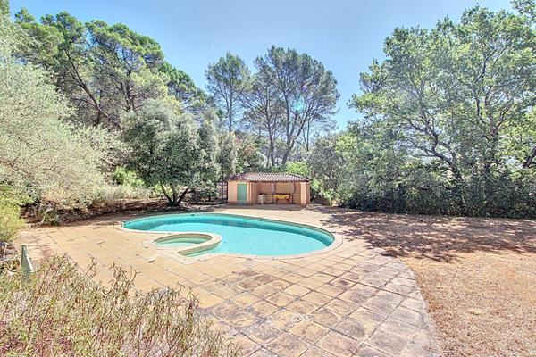 A VENDRE EN EXCLUSIVITÉ SUPERBE PROPRIÉTÉ DE 240m² À COTIGNAC sur 15 000m² de terrain