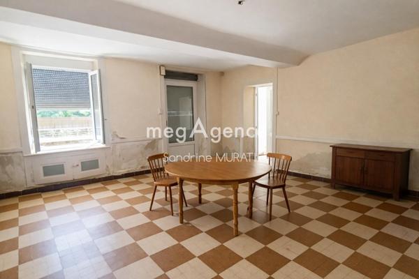 Maison à NEUILLY-LE-VENDIN, 53250 - 8 pièces 167m²