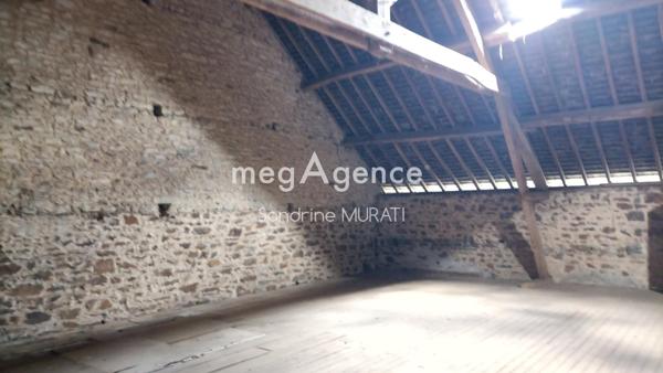 Maison à NEUILLY-LE-VENDIN, 53250 - 8 pièces 167m²