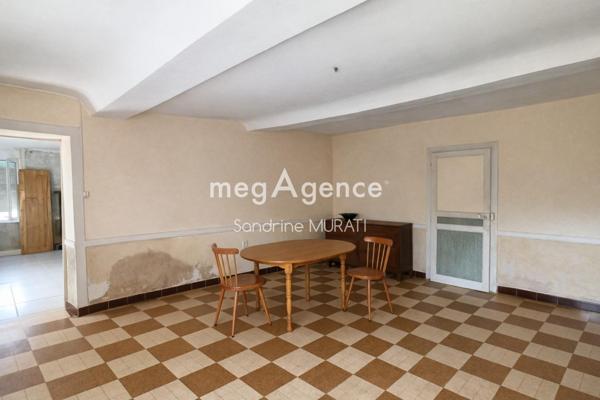 Maison à NEUILLY-LE-VENDIN, 53250 - 8 pièces 167m²