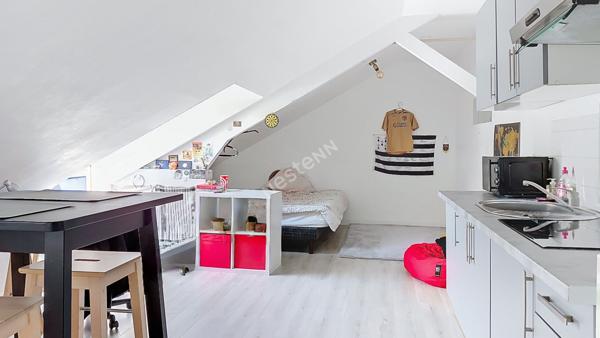 NANTES - ROND-POINT DE RENNES / Studio en duplex avec garage et stationnement