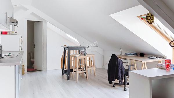 NANTES - ROND-POINT DE RENNES / Studio en duplex avec garage et stationnement