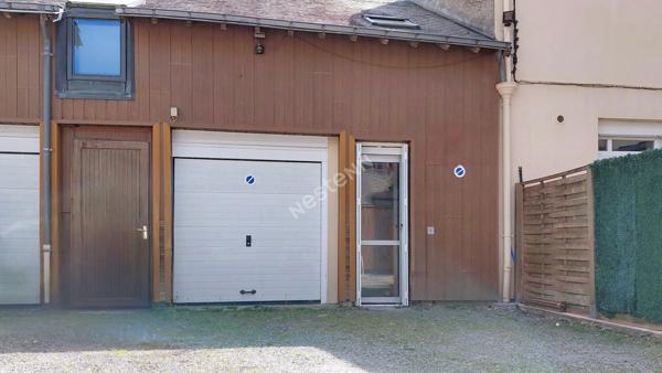 NANTES - ROND-POINT DE RENNES / Studio en duplex avec garage et stationnement