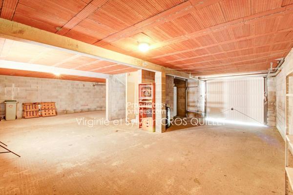 COTE PAVEE Maison T6 136 m2 grand garage 80 m²